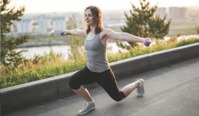 woman-exercising-outdoors-new-year-resolution